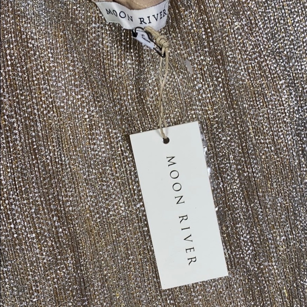 Top - Picture 3 of 3